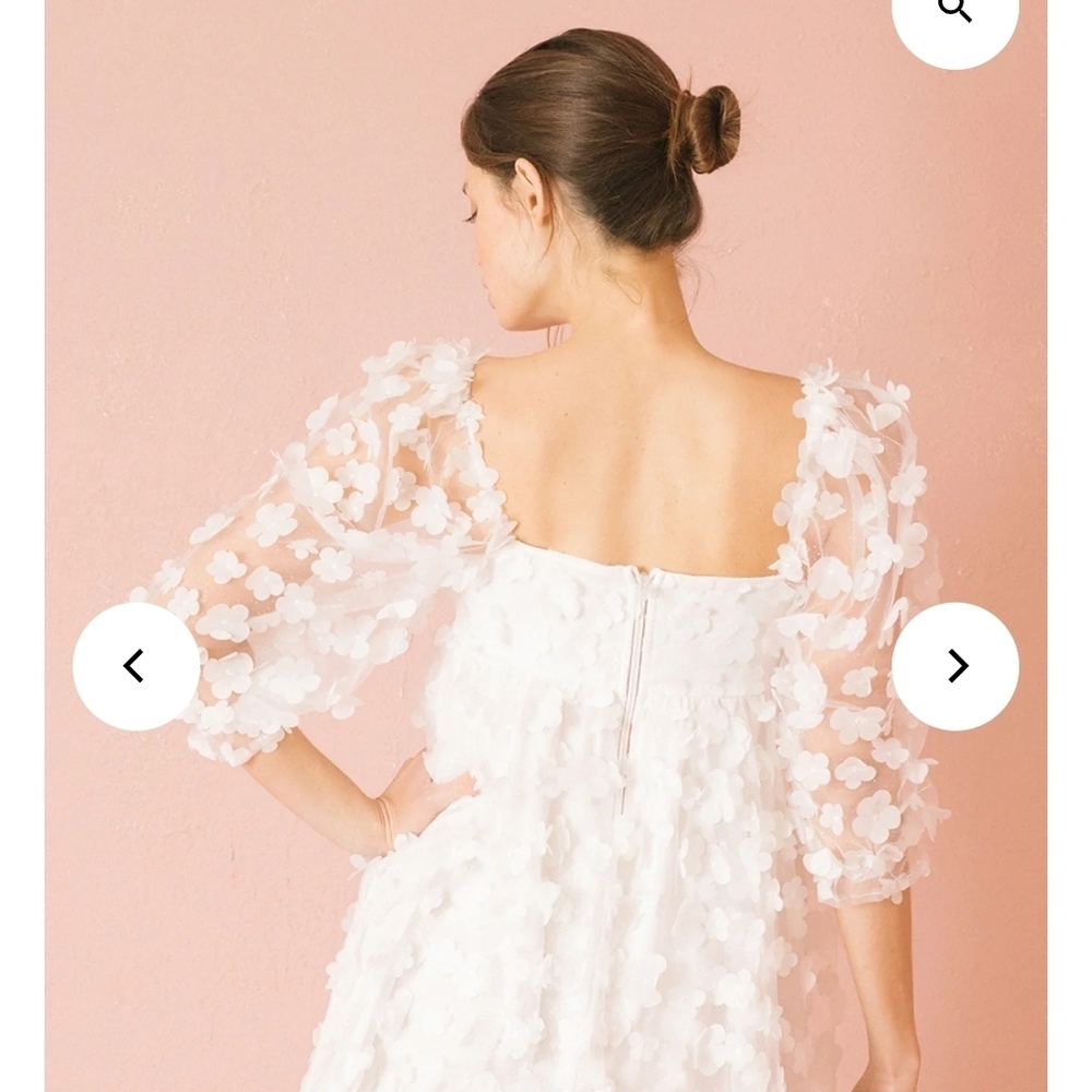 Elegant 3D White Floral With Pearls Mini Dress - Picture 5 of 9